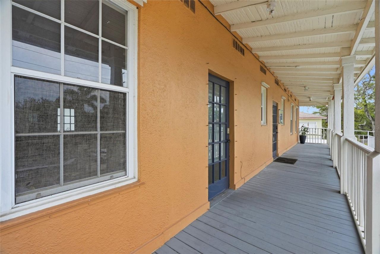 7024 Central Avenue, Saint Petersburg, FL 33707 Photo