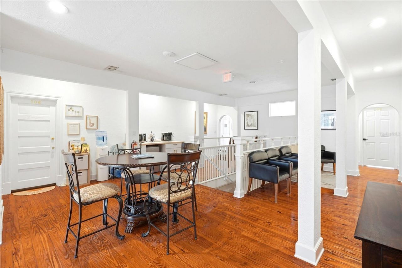 7024 Central Avenue, Saint Petersburg, FL 33707 Photo
