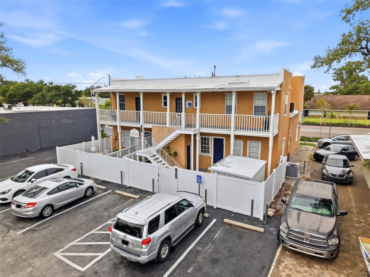 7024 Central Avenue, Saint Petersburg, FL 33707 Photo