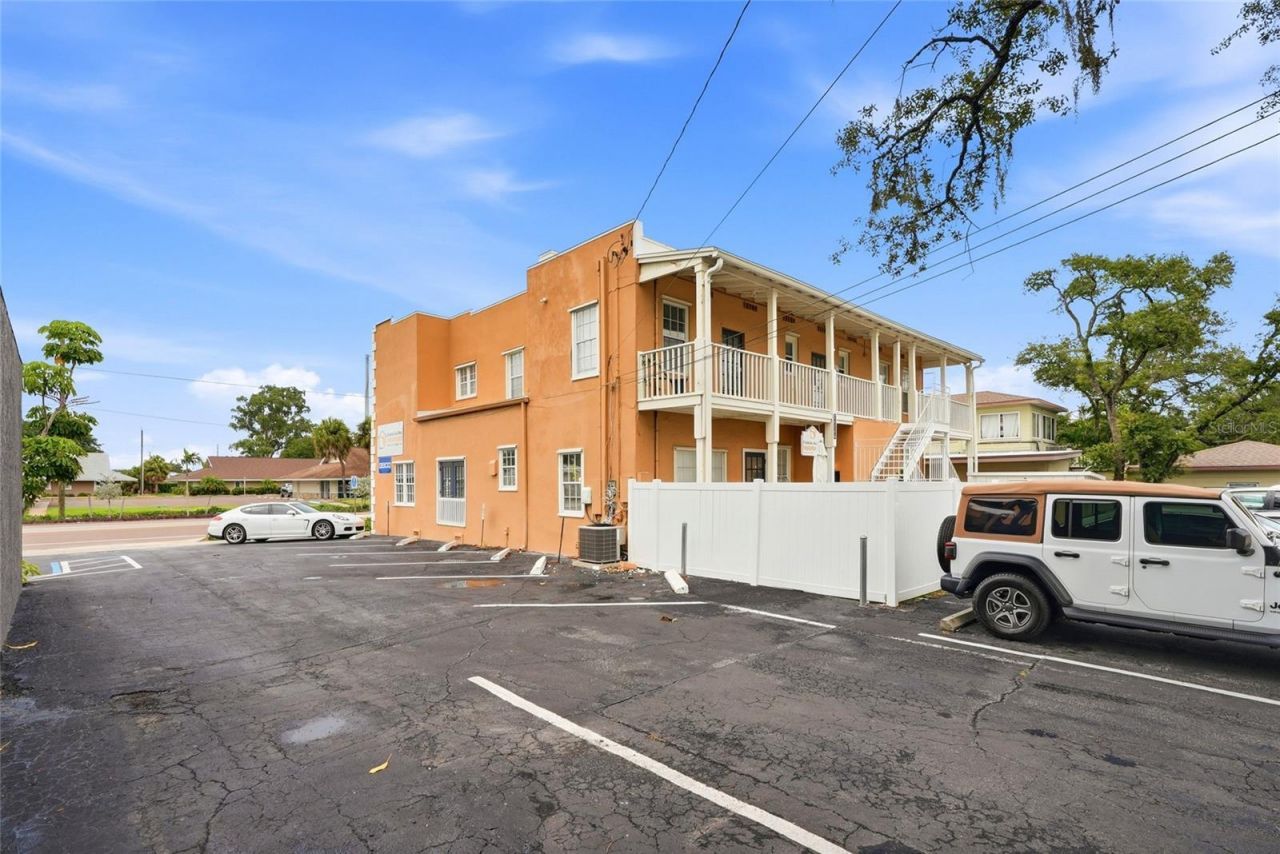 7024 Central Avenue, Saint Petersburg, FL 33707 Photo