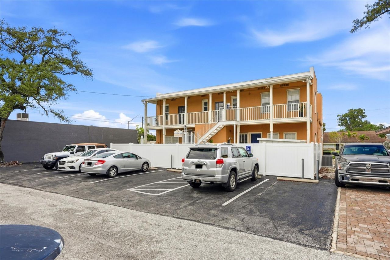 7024 Central Avenue, Saint Petersburg, FL 33707 Photo