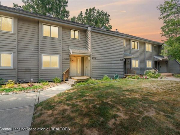 5453 Wild Oak Drive, East Lansing, MI 48823