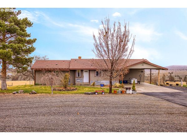 950 SE DOVER LN, Madras, OR 97741