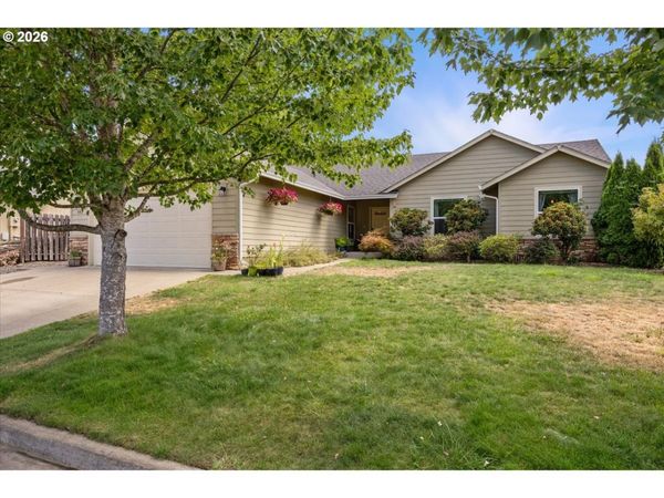 382 GENTRY LOOP, Myrtle Creek, OR 97457