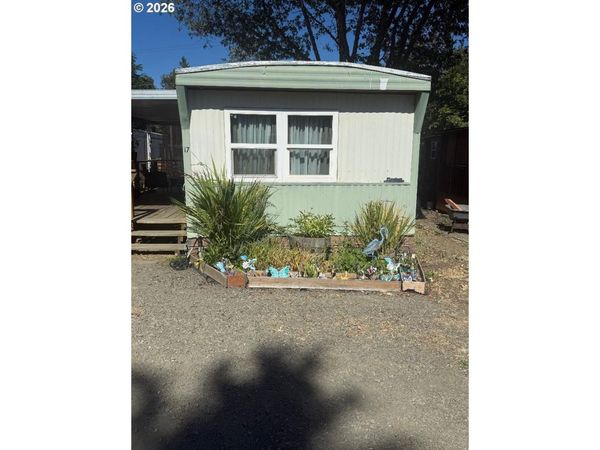 5000 NE STEPHENS ST, Unit 17, Roseburg, OR 97470