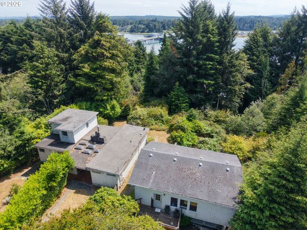 63253 SUNRISE RD, Coos Bay, OR 97420