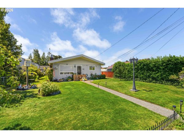 2478 MARION ST, North Bend, OR 97459