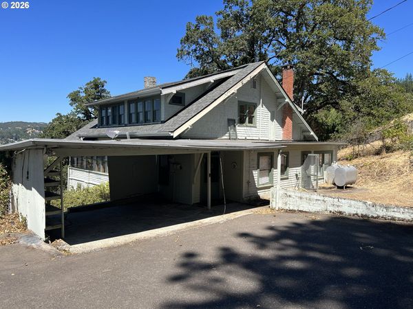 1212 SE RESERVOIR AVE, Roseburg, OR 97470