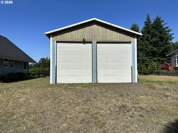 153 and  163 S WELLS DR, Lincoln City, OR 97367