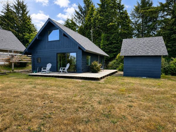 143 S WELLS DR, Lincoln City, OR 97367
