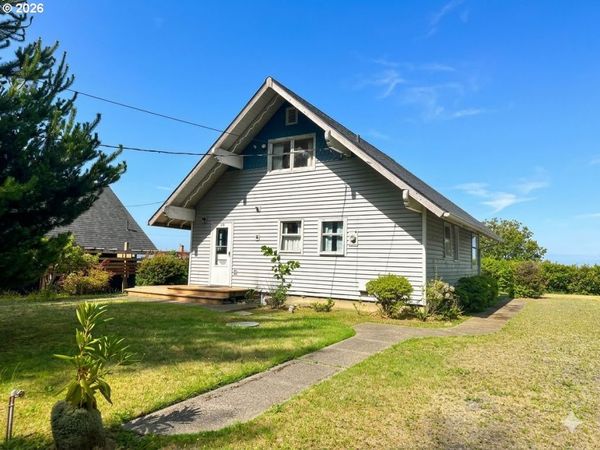 153 S WELLS DR, Lincoln City, OR 97367