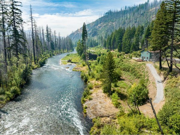 53214 MCKENZIE HWY, Blue River, OR 97413