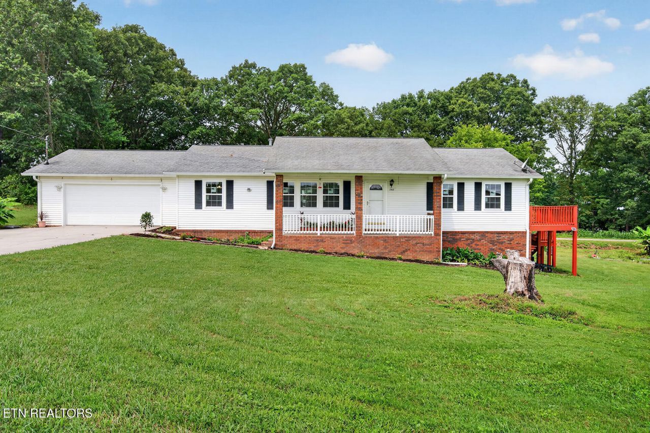 207 Autumn Oaks Drive, Kodak, TN 37764 Main Photo