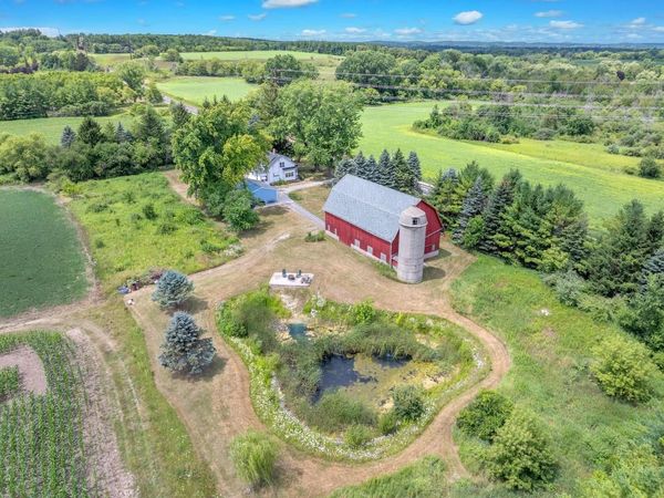 W6339 County Rd V, Cascade, WI 53011