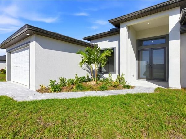131 Kismet PKWY E, CAPE CORAL, FL 33909