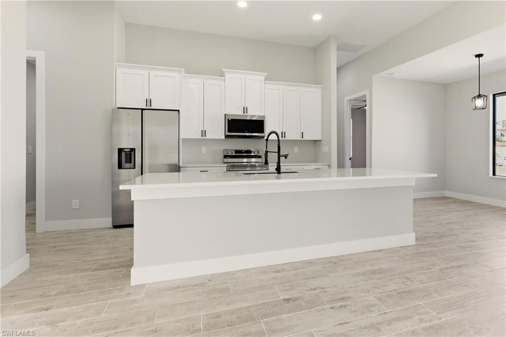 131 Kismet Pkwy E, Cape Coral, FL 33909 Photo