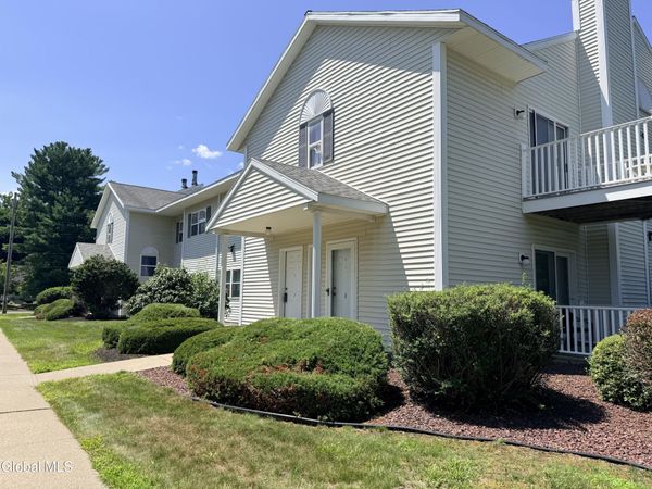 807 Cambridge Manor Drive, Scotia, NY 12302