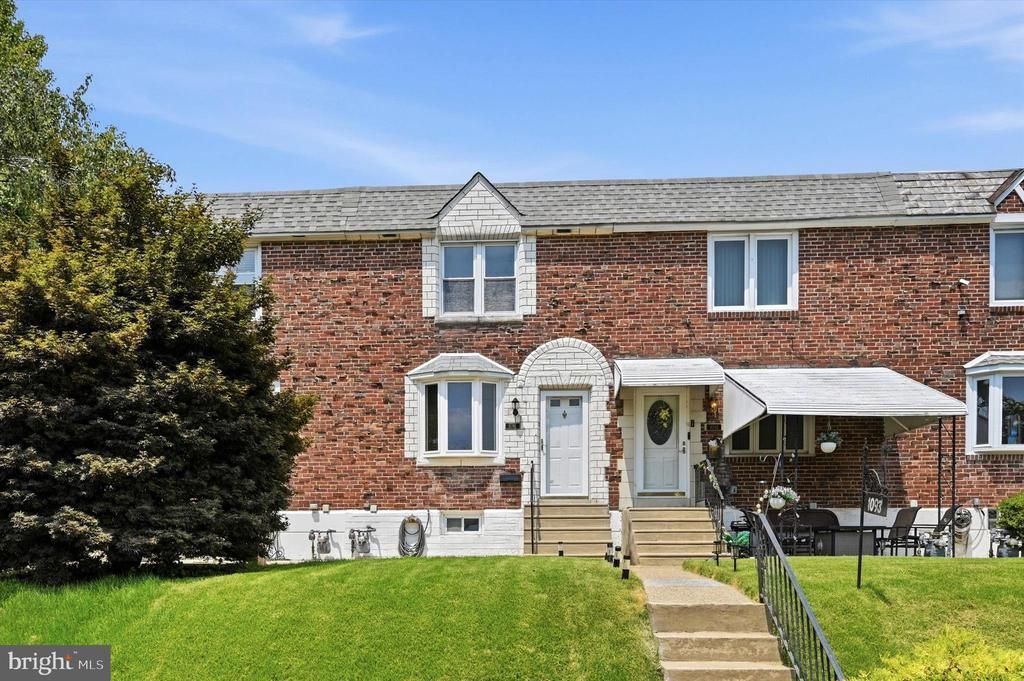 1095 N ACADEMY AVENUE , GLENOLDEN, PA 19036