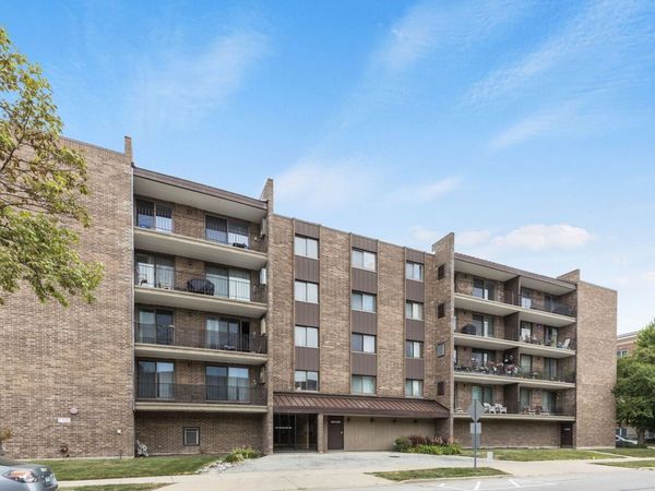 828 GRACELAND Avenue , Unit 502, Des Plaines, IL 60016