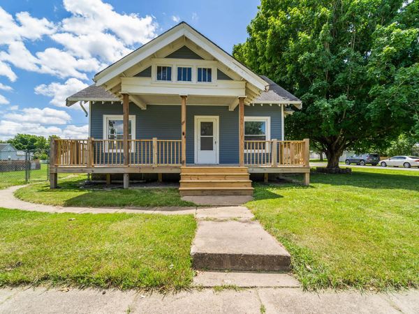 610 Fruitt Avenue, McCallsburg, IA 50154