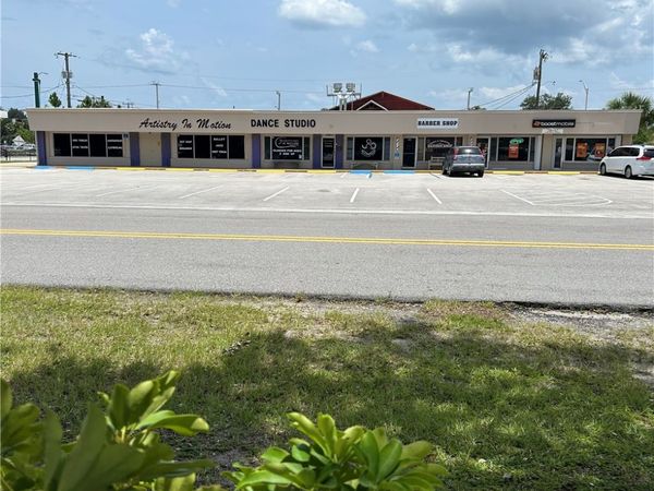 1950 44th Avenue, Unit 1950-1970, Vero Beach, FL 32966