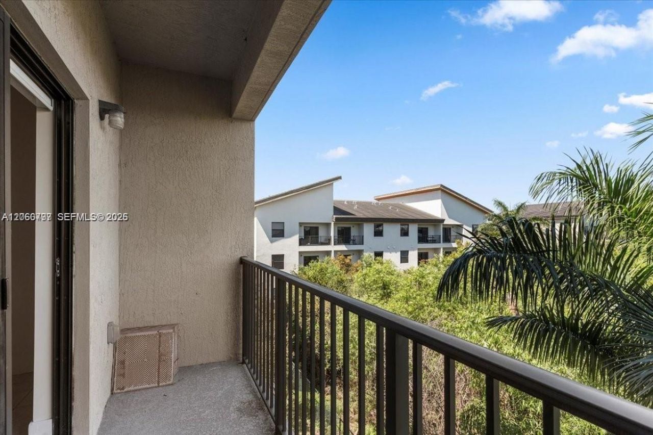8031 NW 104th Ave , Unit 31, Doral, FL 33178 Photo