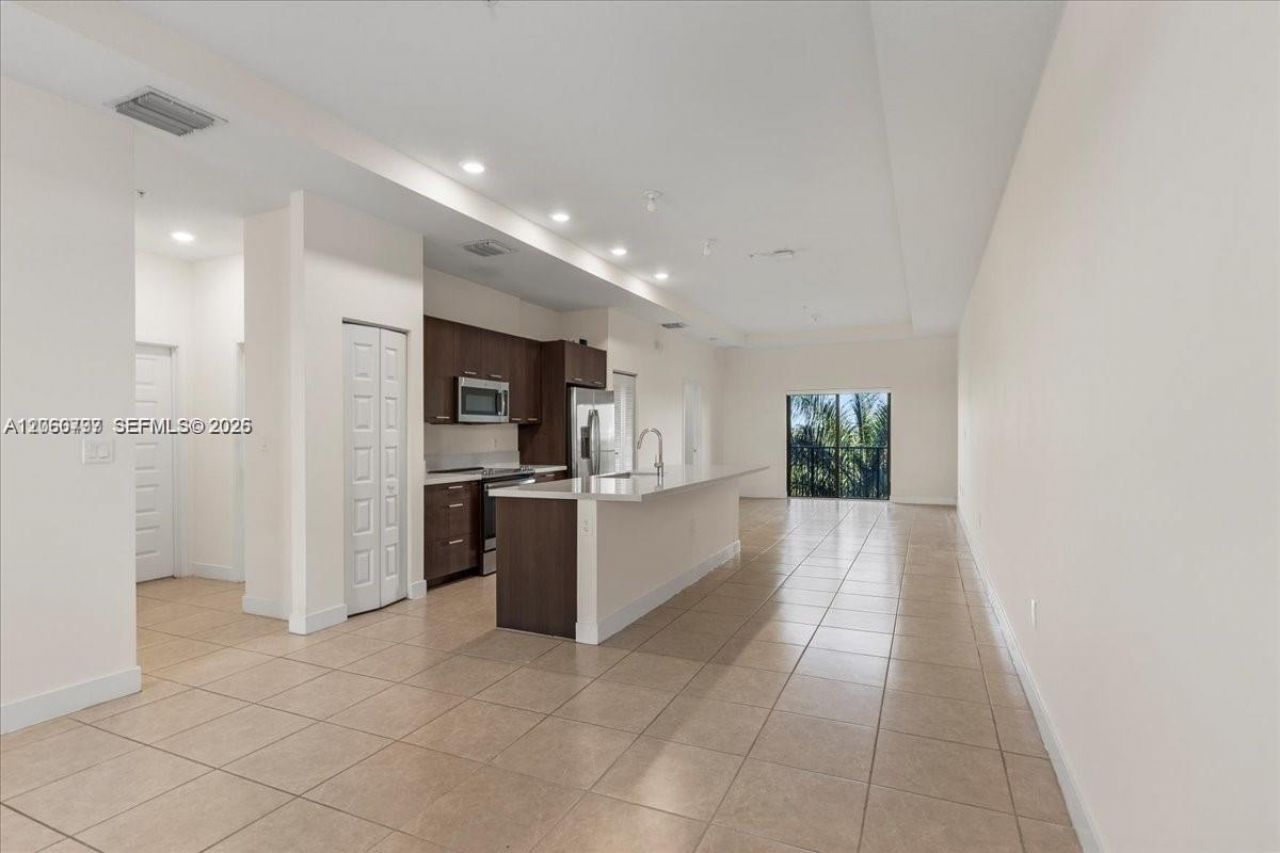 8031 NW 104th Ave , Unit 31, Doral, FL 33178 Photo