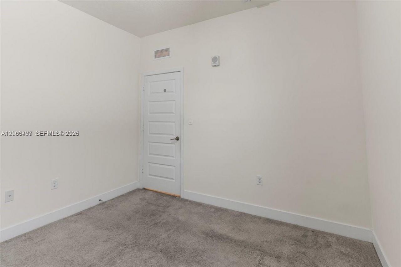 8031 NW 104th Ave , Unit 31, Doral, FL 33178 Photo
