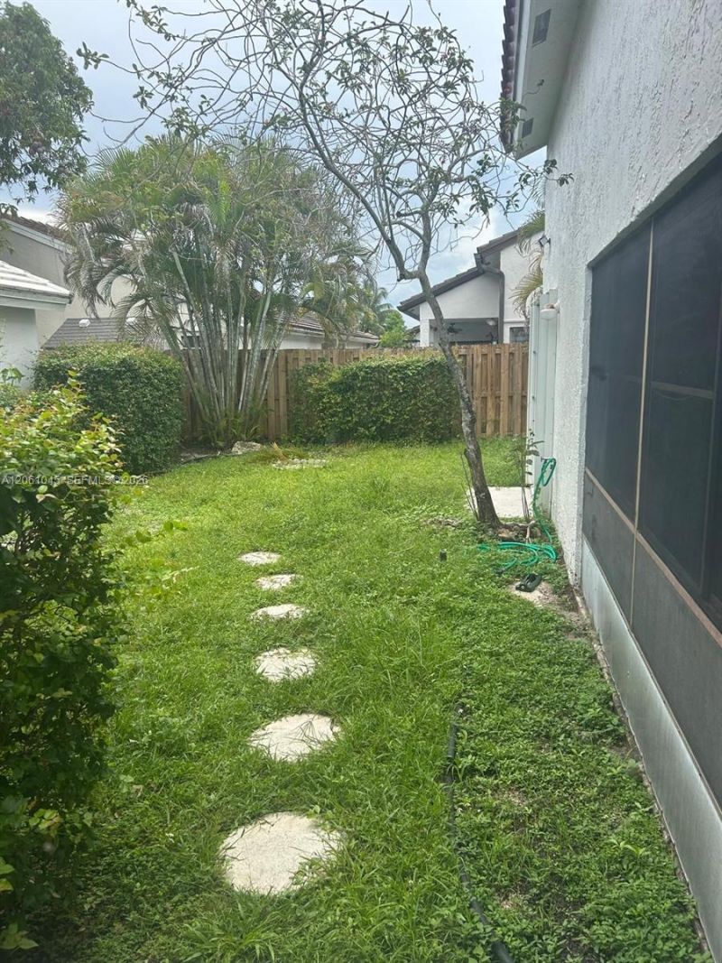 5901 Chester Ln, Davie, FL 33331 Photo