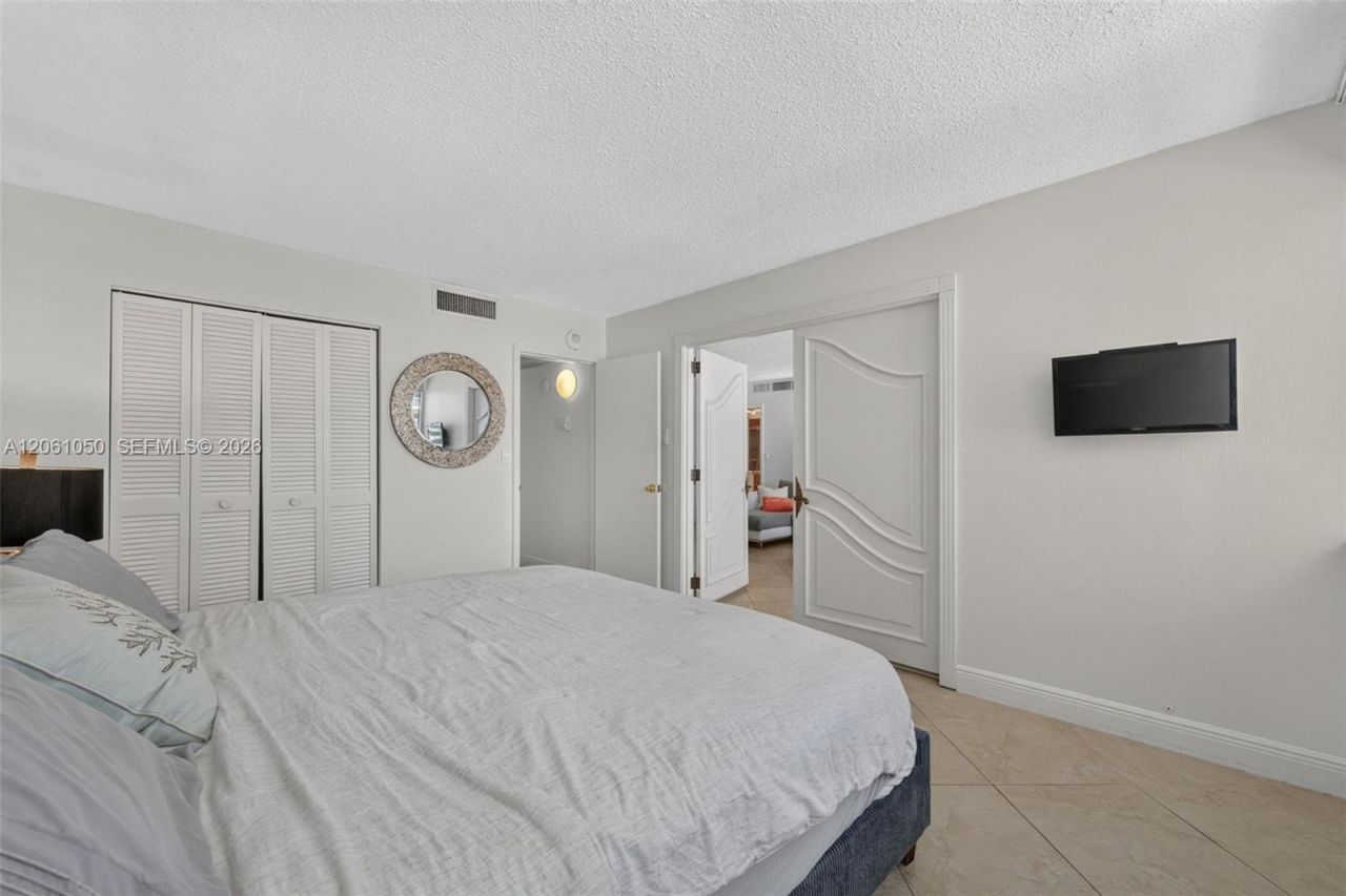 2030 S Ocean Dr , Unit 723, Hallandale Beach, FL 33009 Photo