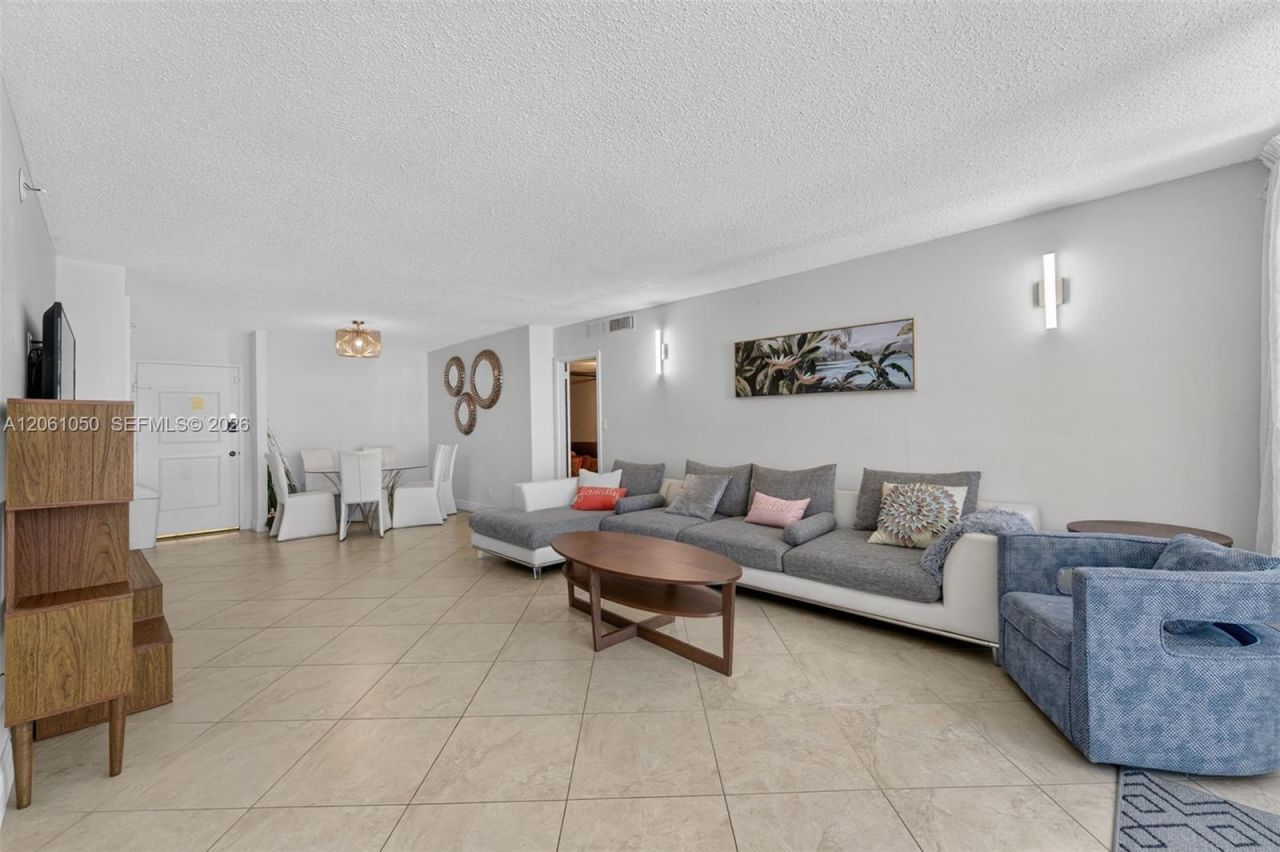 2030 S Ocean Dr , Unit 723, Hallandale Beach, FL 33009 Photo