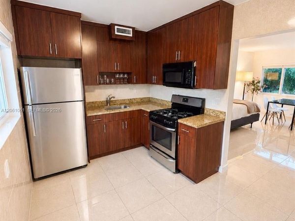 1050 94th St , Unit 4, Bay Harbor Islands, FL 33154