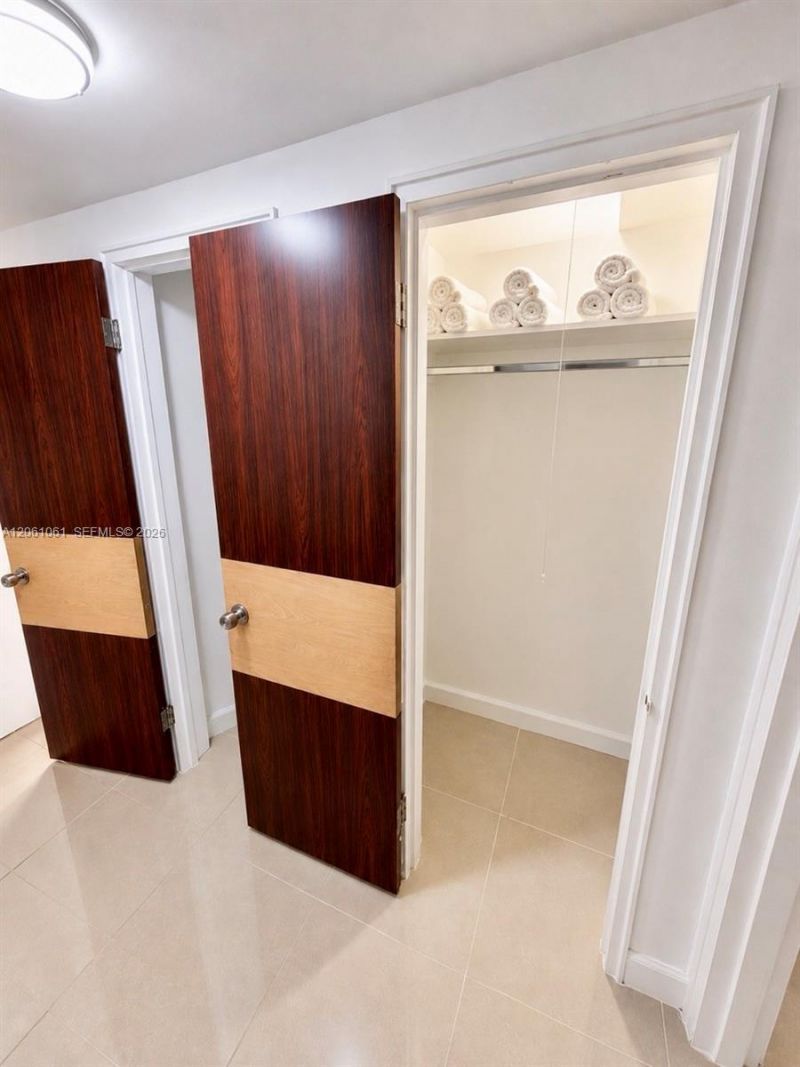 1050 94th St , Unit 4, Bay Harbor Islands, FL 33154 Photo