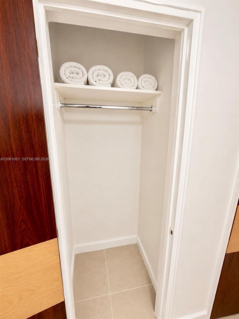1050 94th St , Unit 4, Bay Harbor Islands, FL 33154 Photo