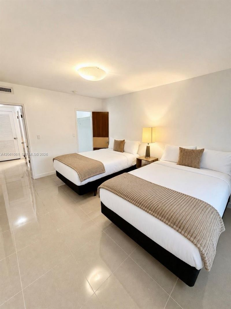 1050 94th St , Unit 4, Bay Harbor Islands, FL 33154 Photo