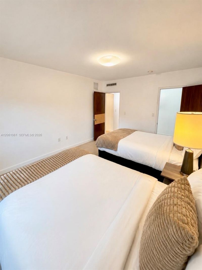 1050 94th St , Unit 4, Bay Harbor Islands, FL 33154 Photo