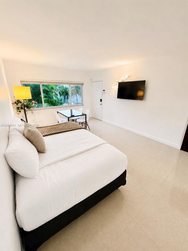 1050 94th St , Unit 4, Bay Harbor Islands, FL 33154 Photo