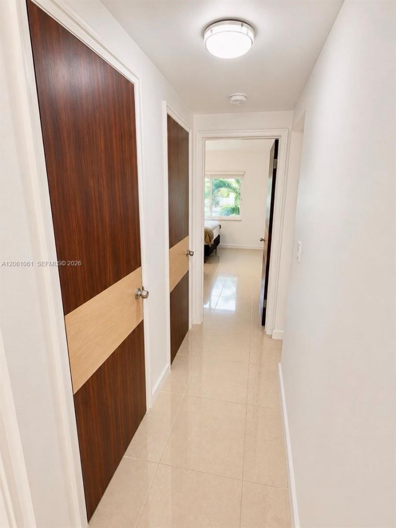 1050 94th St , Unit 4, Bay Harbor Islands, FL 33154 Photo