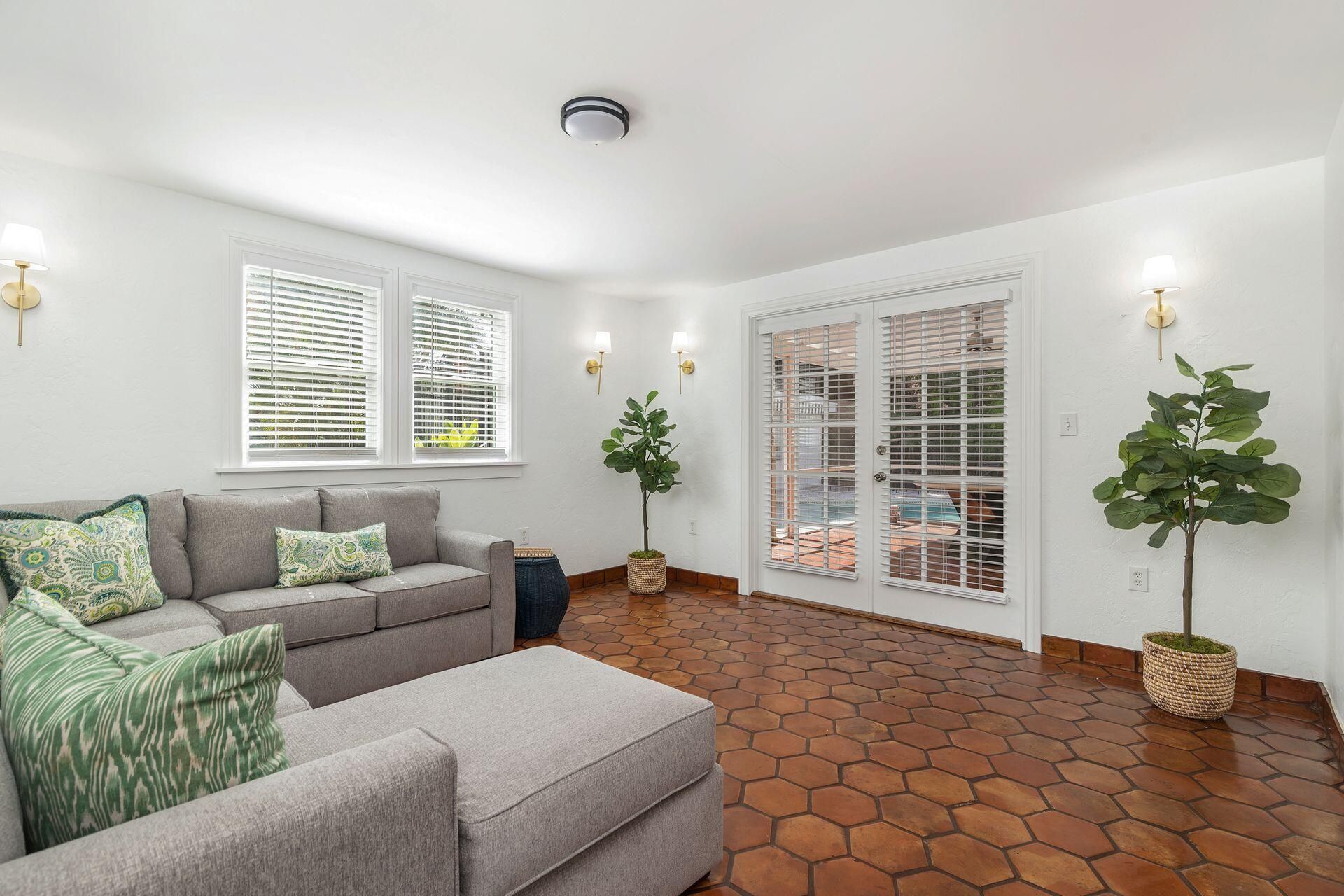 3020 Vincent Road, West Palm Beach, FL 33405 Photo