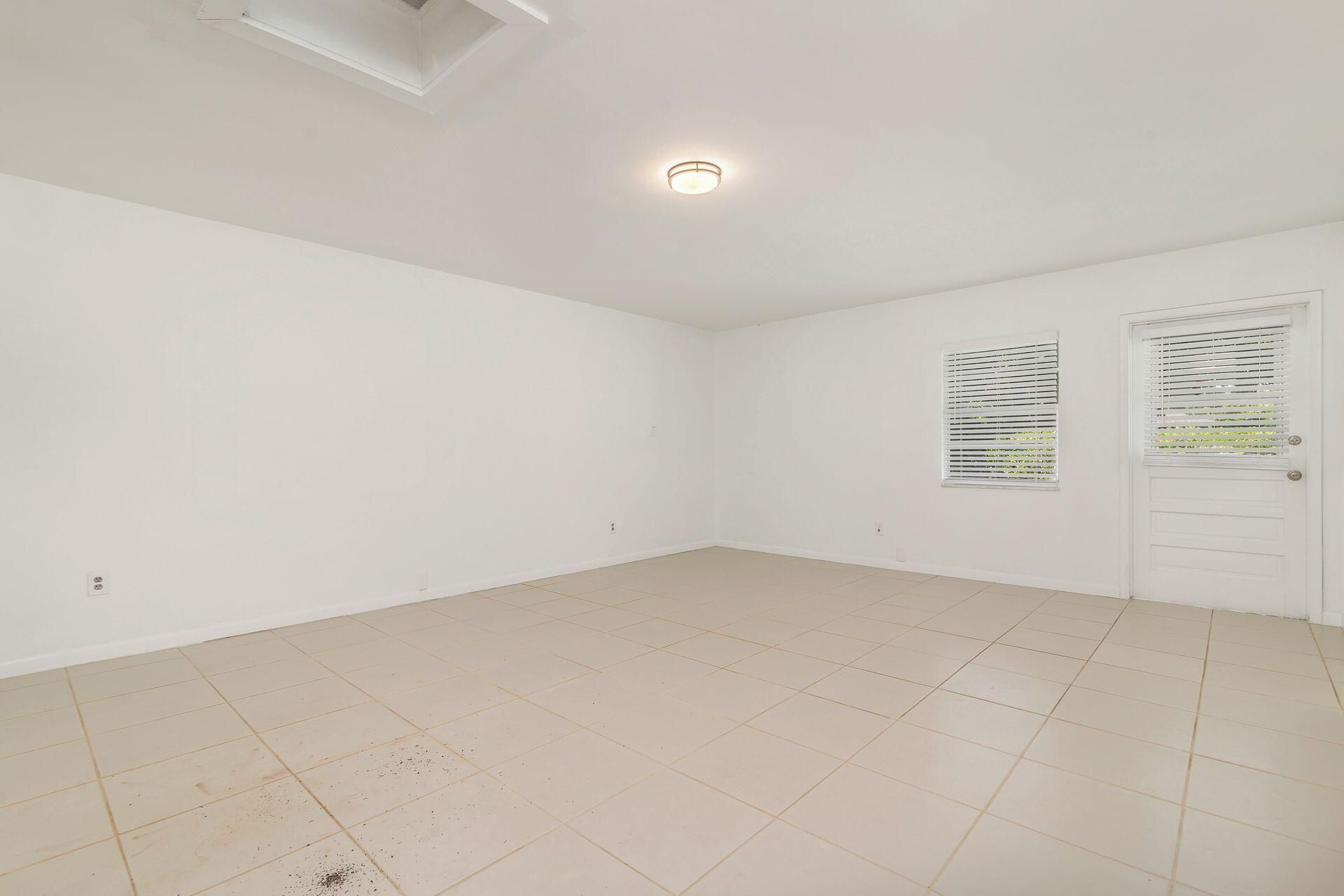 3020 Vincent Road, West Palm Beach, FL 33405 Photo