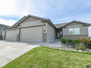 7535 Tavin Drive, Lincoln, NE 68516