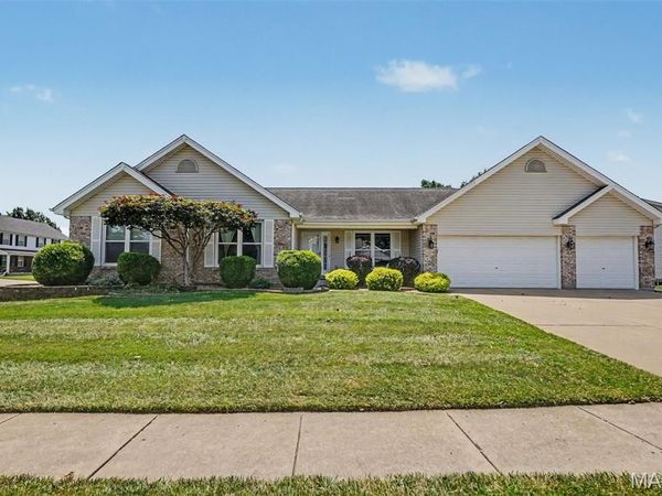 304 Thoroughbred Trail , St Peters, MO 63376
