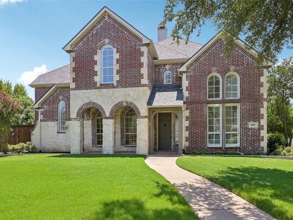 1045 Sir Lancelot Circle, Lewisville, TX 75056