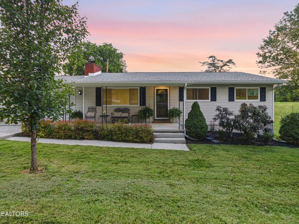 9409 Johnson Rd, Strawberry Plains, TN 37871