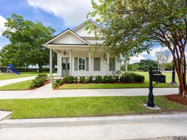 336 Sycamore Cir, Brusly, LA 70719