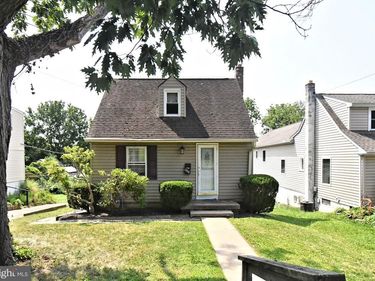 889 OLD LANCASTER ROAD , BERWYN, PA 19312