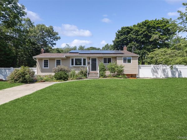 1560 Brightshore Boulevard , Bay Shore, NY 11706