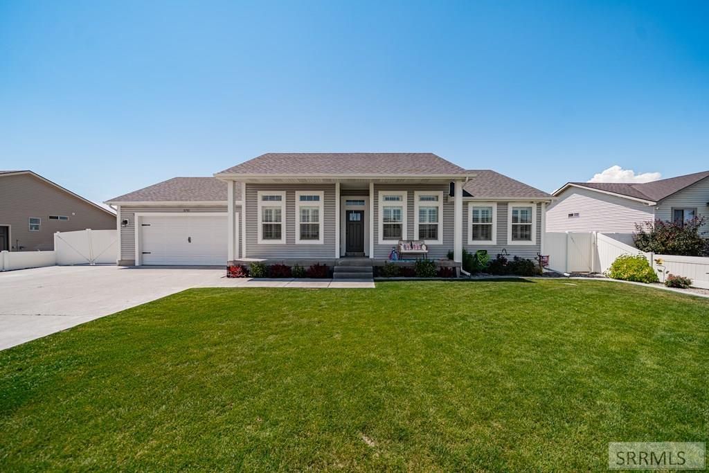3731 N Pitney Way, Idaho Falls, ID 83401 Main Photo