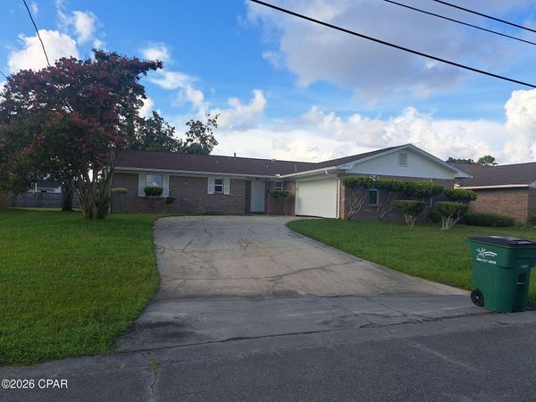 5921 Howard Road , Panama City, FL 32404