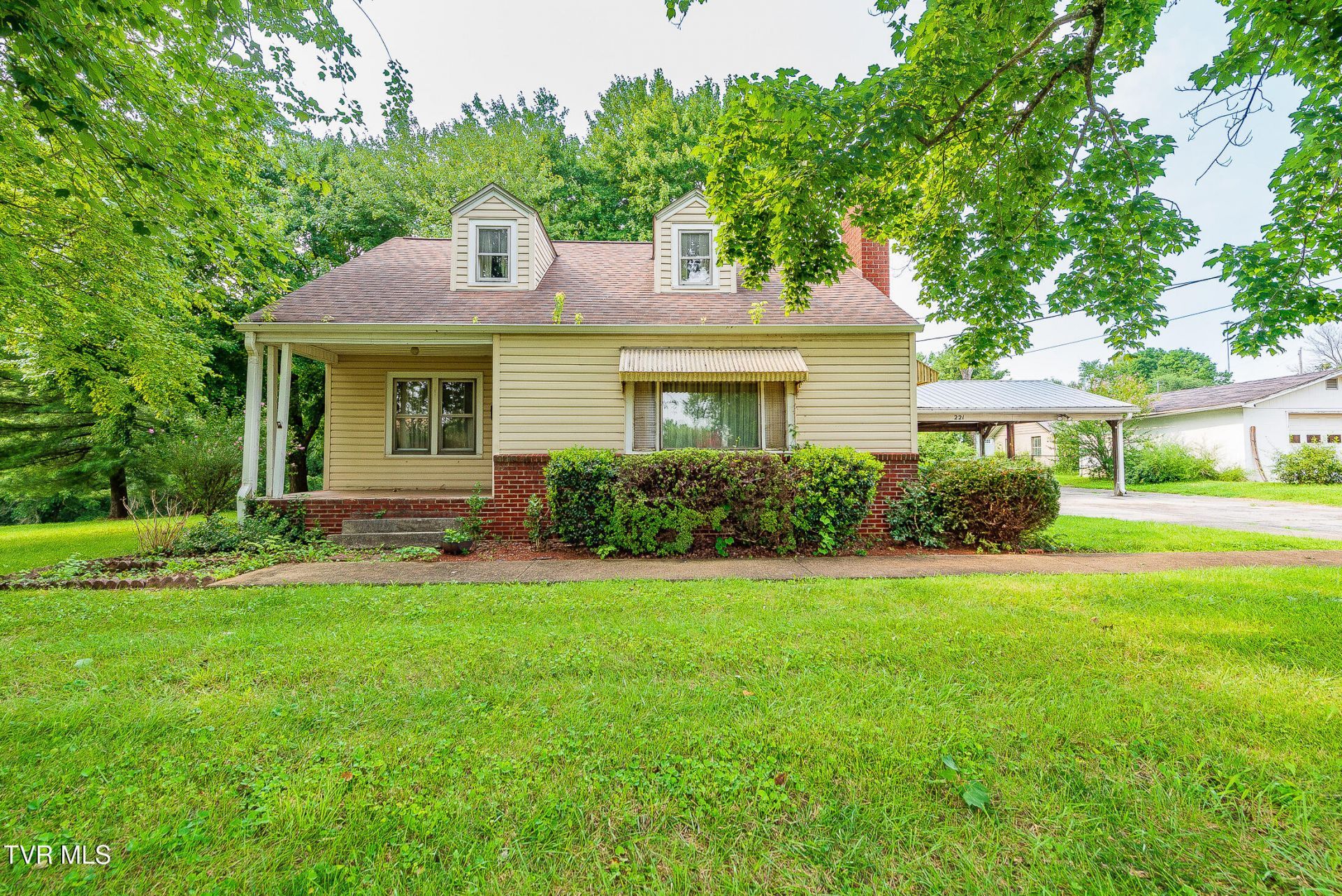 221 Bent Street, Kingsport, TN 37660 Main Photo